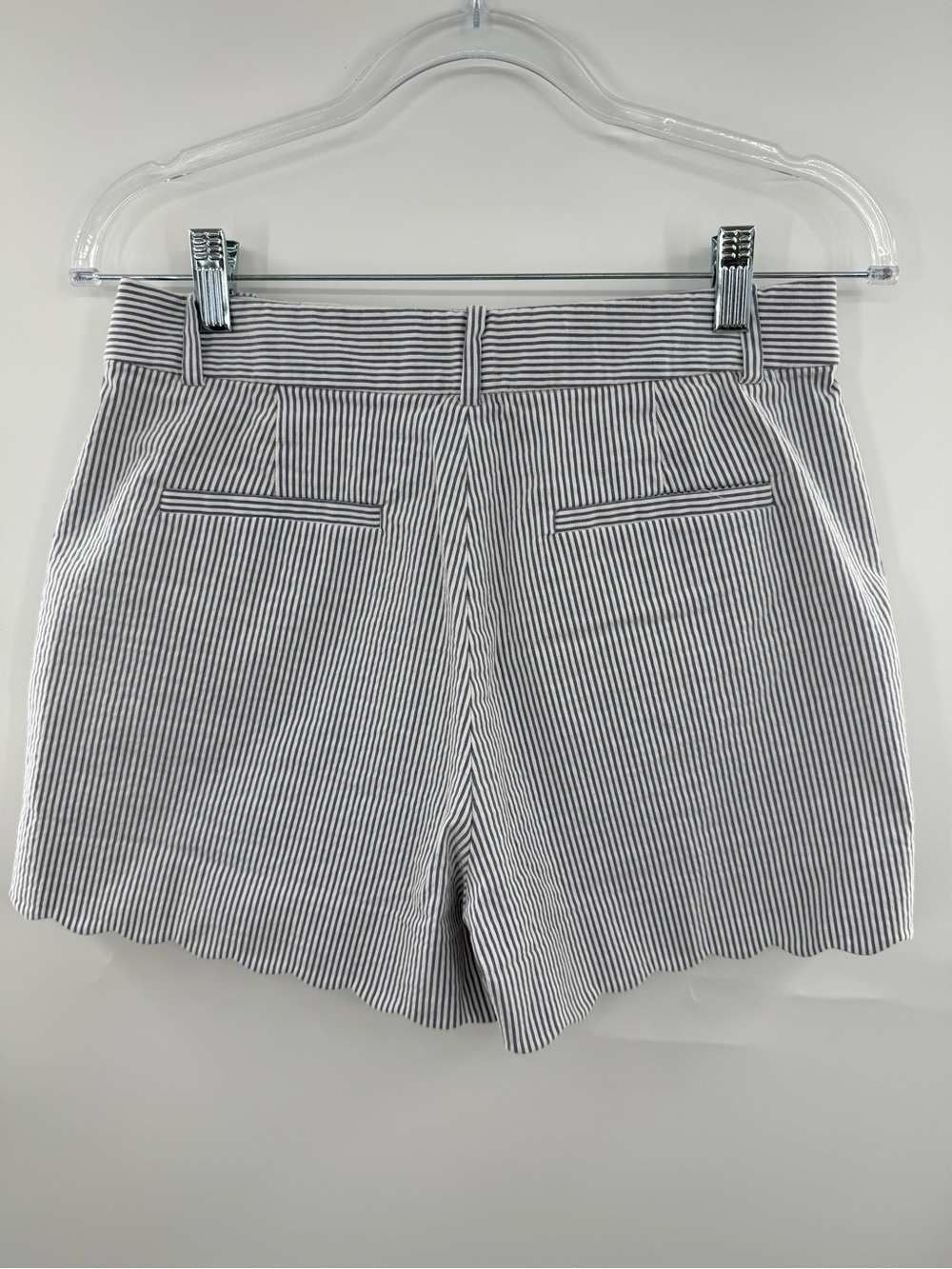 J.Crew Scalloped Hem Seersucker Shorts Womens Size 4 Blue White Stripe Preppy - Picture 2 of 11